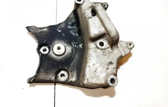 Opel Zafira B Engine mounting bracket 55210531