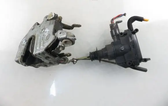 Mercedes-Benz E W124 Front door lock