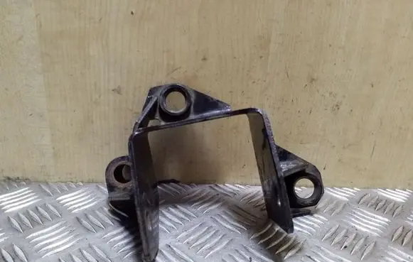 Mazda 6 Engine mounting bracket
