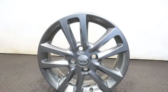 Toyota Yaris R15 alloy rim 