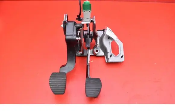Opel Crossland X Accelerator throttle pedal 9807334080
