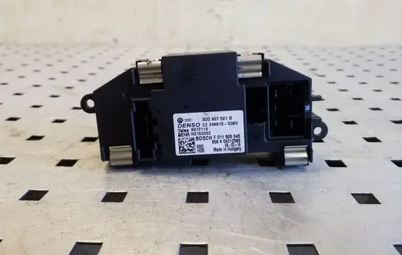 Volkswagen Scirocco Heater blower motor/fan resistor 3C0907521D