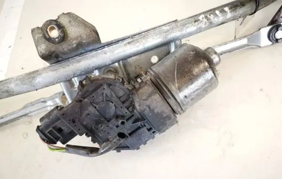 Skoda Superb B5 (3U) Wiper motor 0390241528 3b1955113d