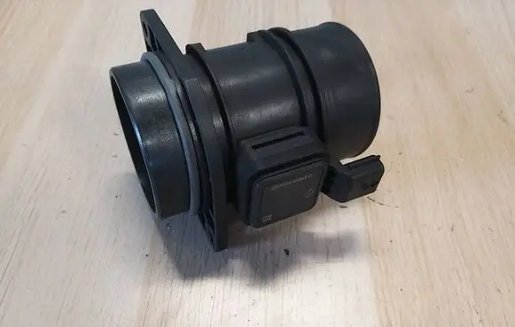 Nissan Note (E12) Mass air flow meter 8200651315 5WK97020