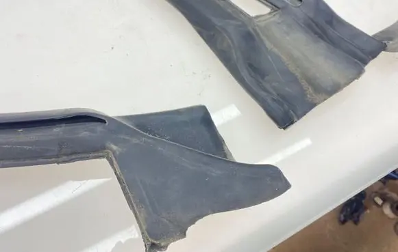 Subaru Outback Sliding door rubber seal 