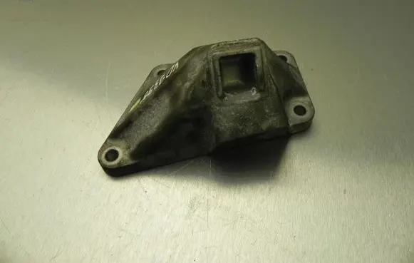 BMW 7 F01 F02 F03 F04 Engine mounting bracket 6775903 VD9395