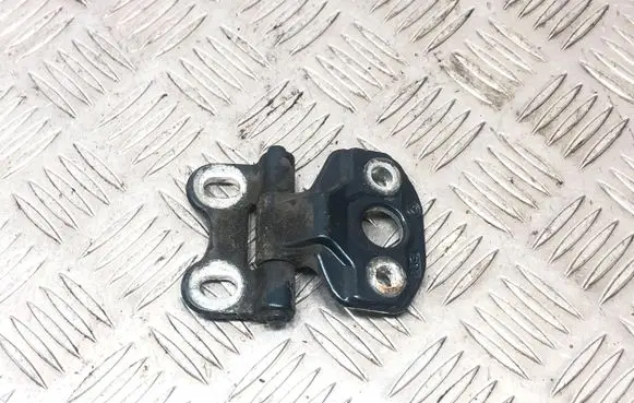 Mercedes-Benz E W210 Front door upper hinge 