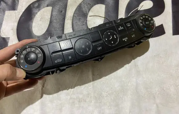 Mercedes-Benz CLS C219 Climate control unit 2198300585 A2198300585