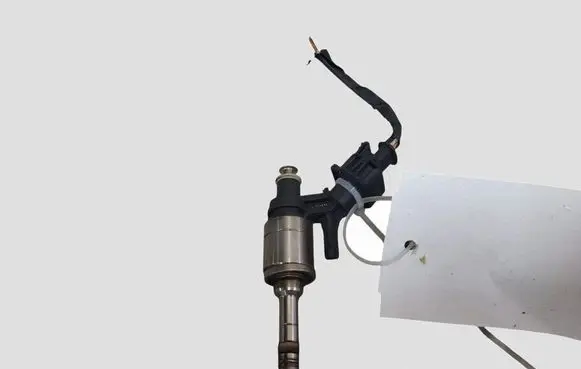 Peugeot 308 Fuel injector V7528351 0261500029
