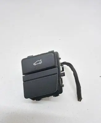 BMW 5 E60 E61 Tailgate opening switch 9137905 502249