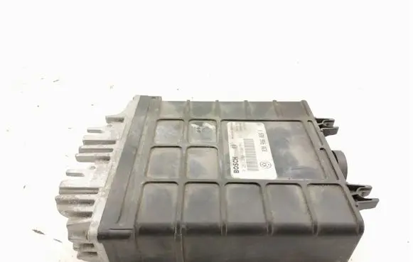 Volkswagen Golf III Engine control unit/module 030906026K 0261200750751