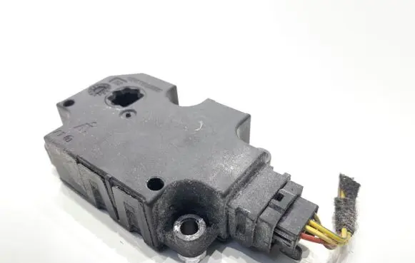 Audi A7 S7 4G Air flap motor/actuator CZ1139300857