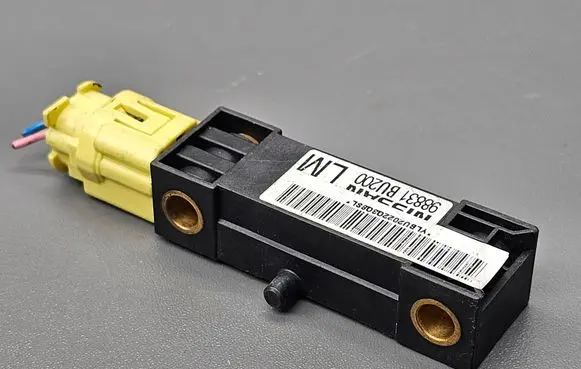 Nissan Almera Tino Airbag deployment crash/impact sensor 98831BU200