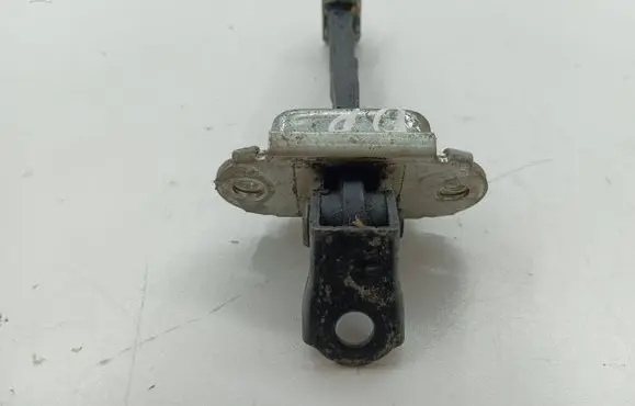Nissan Qashqai Front door check strap stopper