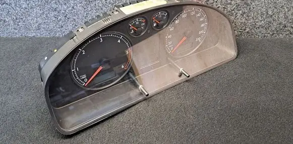 Volkswagen Transporter - Caravelle T5 Speedometer (instrument cluster) 7H5920851M