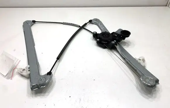 Mazda 3 Front door window regulator with motor CR01526F