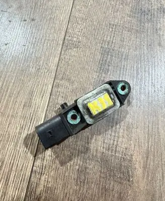 Mercedes-Benz E W211 Airbag deployment crash/impact sensor 0028201326 103105015