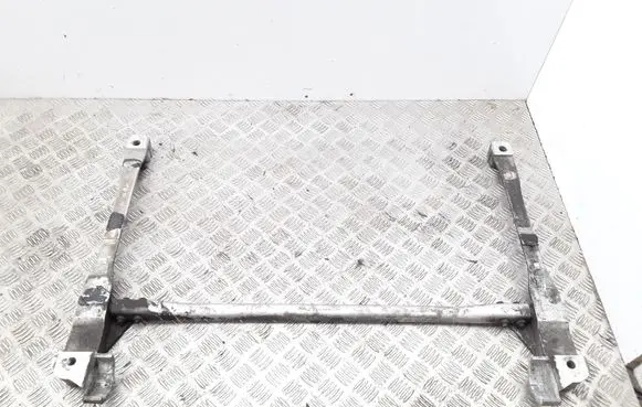 Radiator mount bracket
