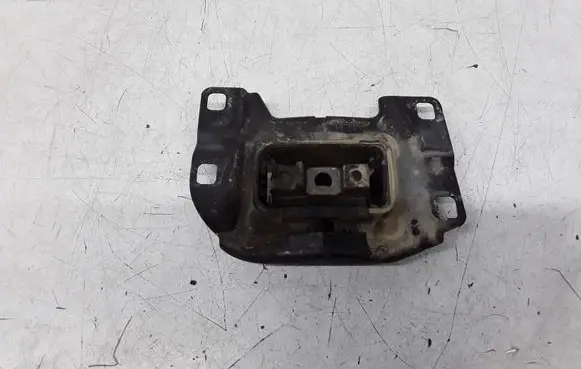 Engine mount bracket