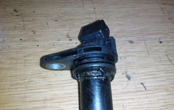 Ford Mondeo MK I Camshaft position sensor 12k073a1e