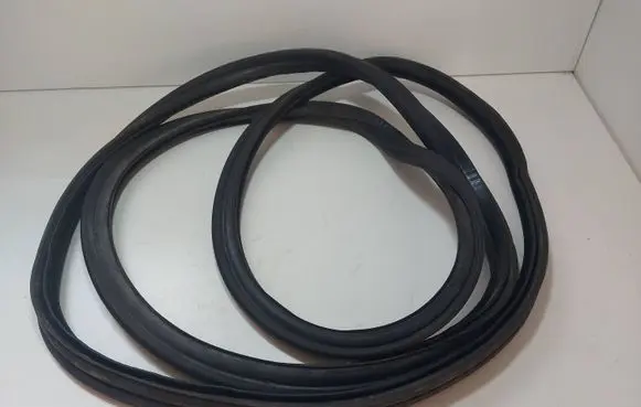 Porsche Cayenne (9PA) Loading door rubber seal (on body) 