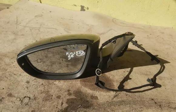 Volkswagen Scirocco Front door electric wing mirror