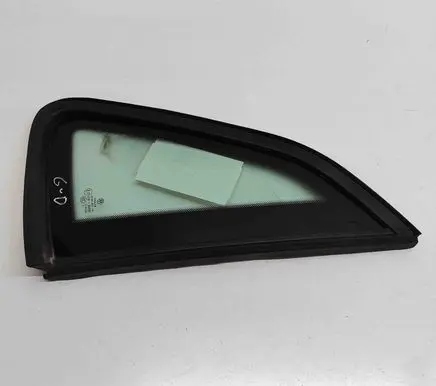 Volkswagen Polo VI Rear side window 2G4845298