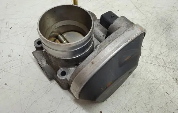 Audi A3 S3 8P Throttle valve 06A133062