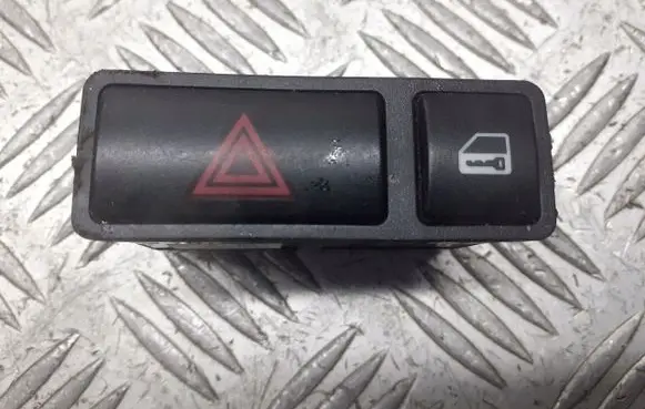 BMW 3 E46 Hazard warning light relay 6131-8368920
