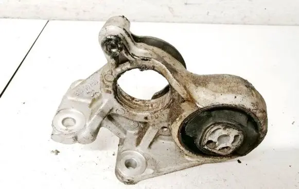 Peugeot 3008 I Engine mount bracket 81090780