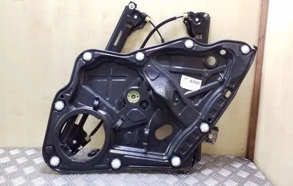 Volkswagen PASSAT CC Rear window lifting mechanism without motor 3C8839756 3C8839462J
