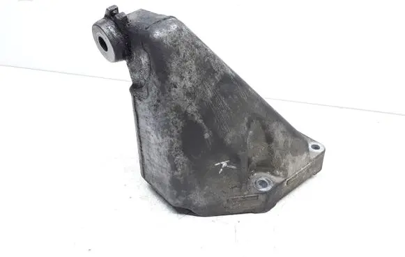 Mercedes-Benz E W211 Engine mounting bracket A6132230404