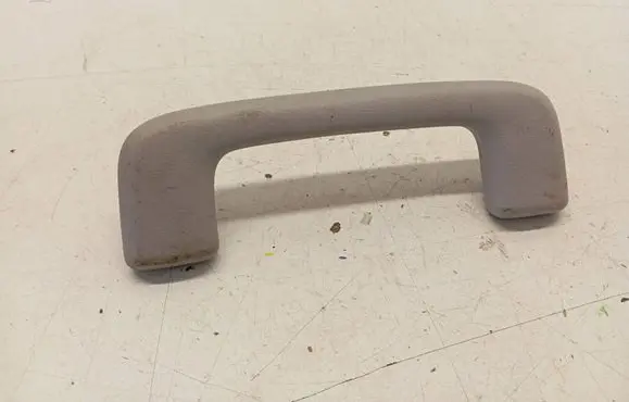 Mitsubishi Grandis Rear interior roof grab handle