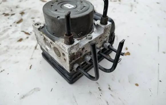Peugeot 208 I ABS Pump 9817031680