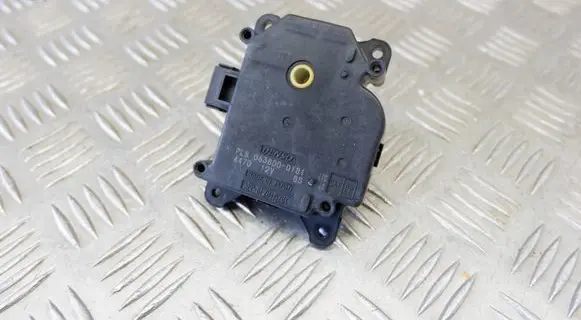 Lexus CT 200H A/C air flow flap actuator/motor 0638000181