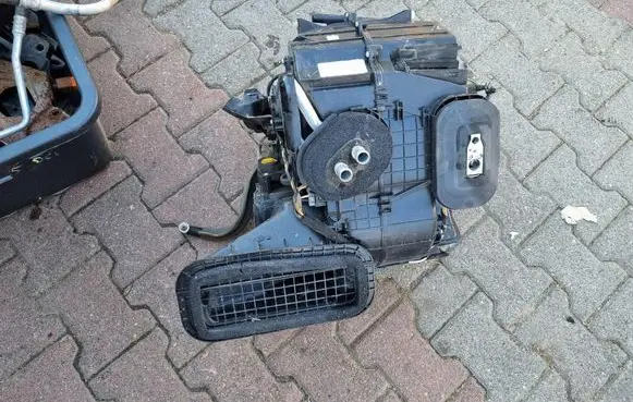 Nissan Qashqai Interior heater climate box assembly 272104EA7C