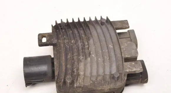 Ford Mondeo Mk III Coolant fan relay 940004101