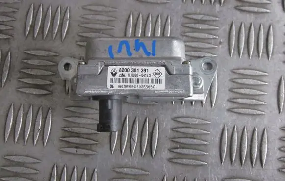 Renault Laguna II ESP acceleration yaw rate sensor 8200301391
