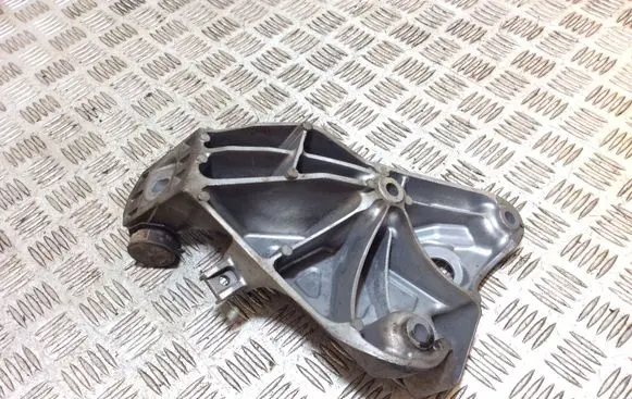 BMW X6 F16 Engine mounting bracket 6859785