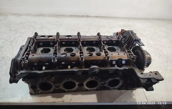 Mercedes-Benz C W204 Engine head 