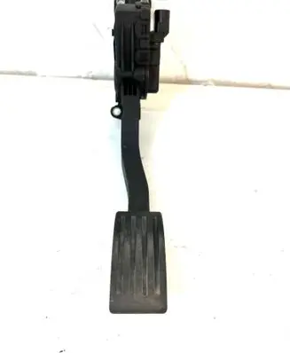 Ford Focus C-MAX Accelerator throttle pedal 3M519F836AF 00864110