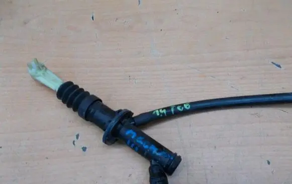 Renault Megane III Clutch slave cylinder 8200151770
