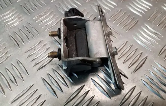 Infiniti FX Tailgate/trunk/boot hinge