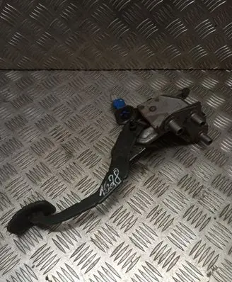 Mazda 6 Brake pedal