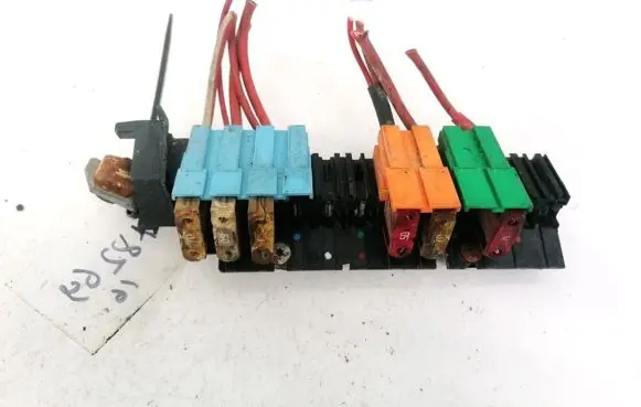Opel Movano A Fuse box set 7703497426