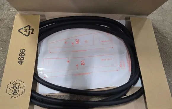 BMW X5 E70 Rubber seal front coupe door 51767220381