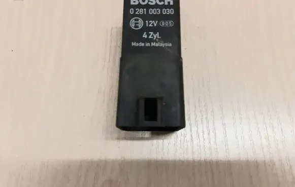 Honda CR-V Glow plug pre-heat relay 0281003030