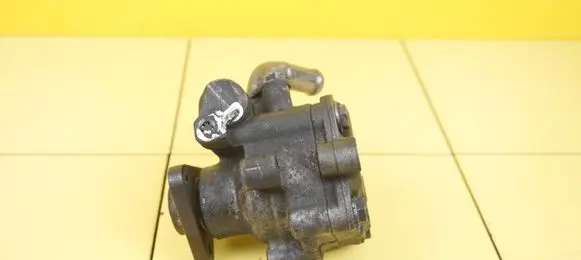 Audi Q7 4L Power steering pump 7L8422154ES BUG