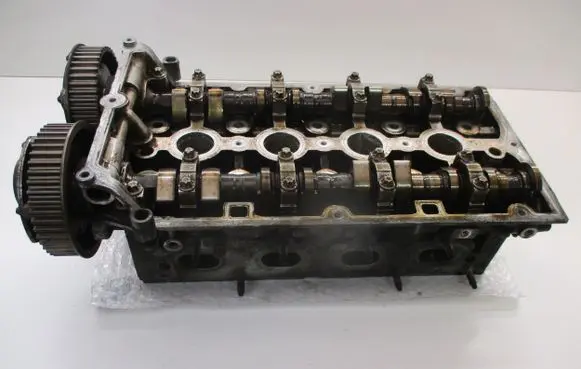Opel Astra H Engine head 55568363 Z18XER