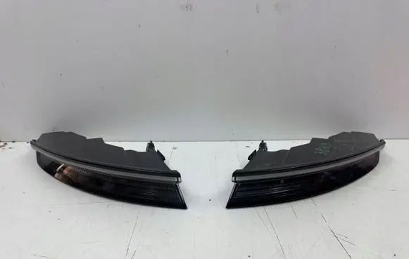 Porsche Taycan 9J1 Rear/tail lights set 9J1945095A